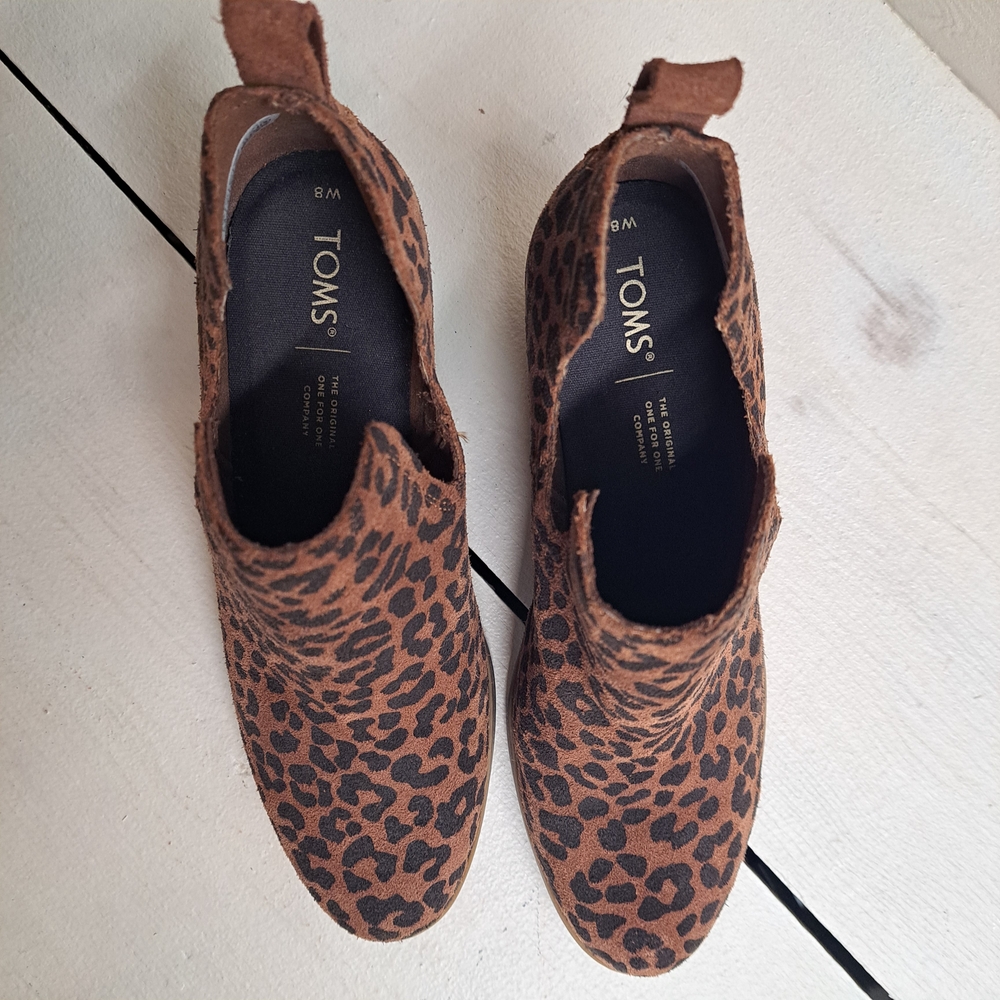 TOMS Leopard Design Almond Toe Casual Boots Ankle Mid Heel 2-3" Women's Size 8 - Picture 7 of 8